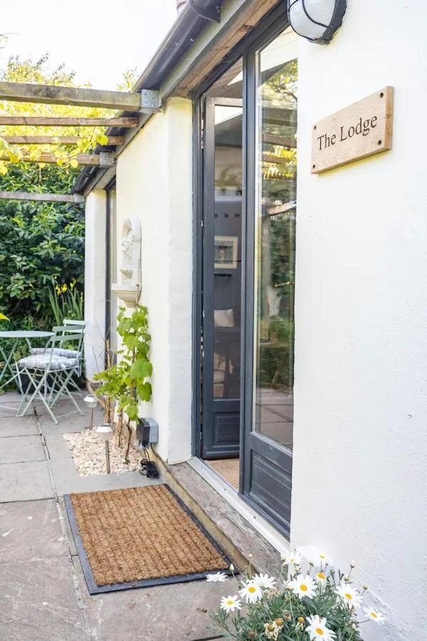 The Lodge - A Tranquil Escape Atworth Εξωτερικό φωτογραφία
